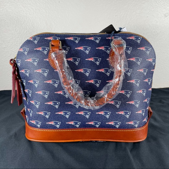 Patriots Domed NFL Crossbody Zip Satchel - Picture 5 of 8